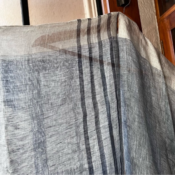 House of Wandering Silk fine linen overlay/cape in gray/white. OS - Picture 3 of 4
